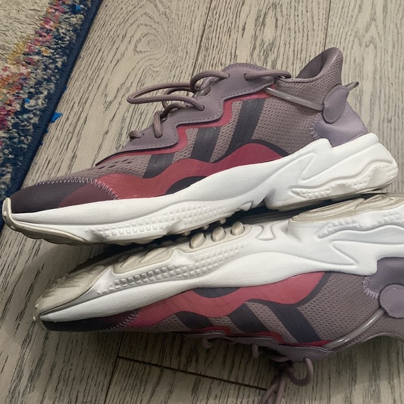 Oswegos adidas shoes used - Picture 4 of 5